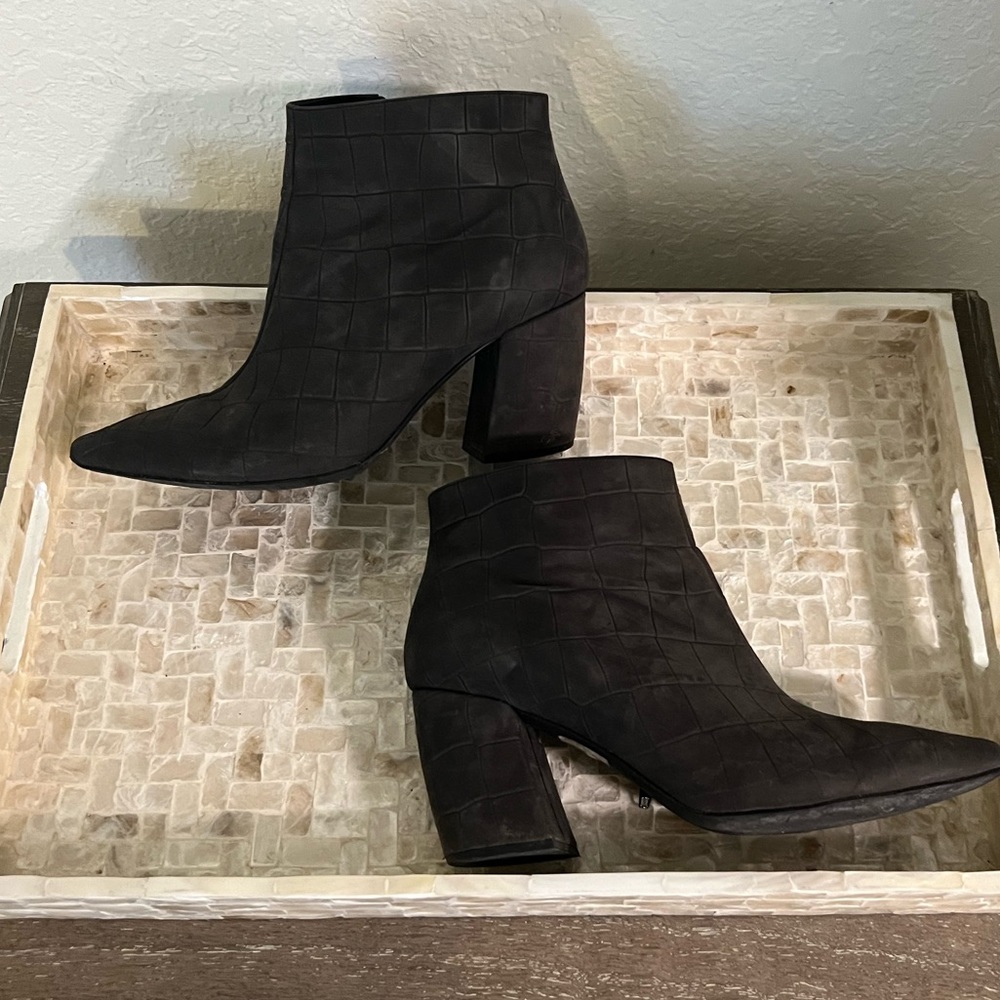 Jeffrey Campbell Grey Croc Suede Pointed Toe Ankle Booties